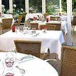Logis & Restaurant Le Cheval Blanc Et Clovis Hotell Vouillé