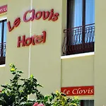 Logis & Restaurant Le Cheval Blanc Et Clovis Vouillé
