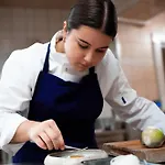 Hotell Logis & Restaurant Le Cheval Blanc Et Clovis 3*