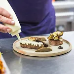 Logis & Restaurant Le Cheval Blanc Et Clovis Hotell