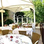 Hotell Logis & Restaurant Le Cheval Blanc Et Clovis