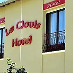 Hotell Logis & Restaurant Le Cheval Blanc Et Clovis