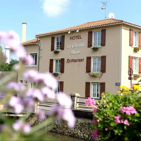 Logis & Restaurant Le Cheval Blanc Et Clovis 3* Vouillé