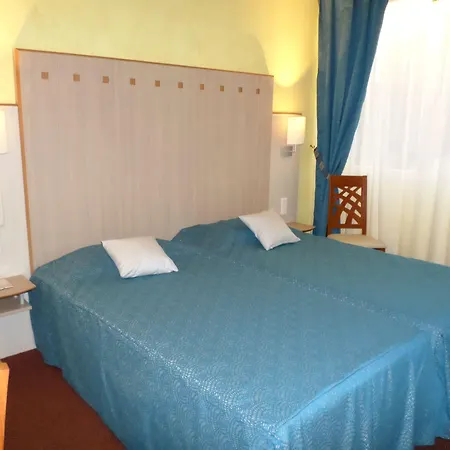 Logis & Restaurant Le Cheval Blanc Et Clovis