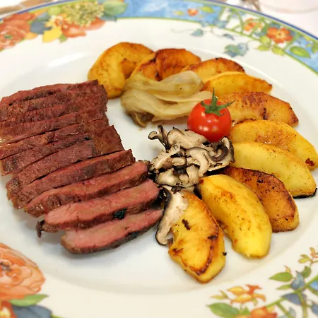 Logis & Restaurant Le Cheval Blanc Et Clovis מלון 3*