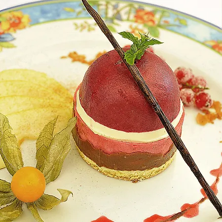 מלון Logis & Restaurant Le Cheval Blanc Et Clovis