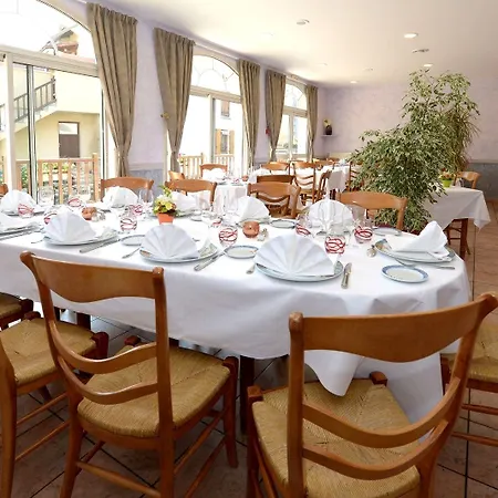 Logis & Restaurant Le Cheval Blanc Et Clovis Vouille (Vienne)