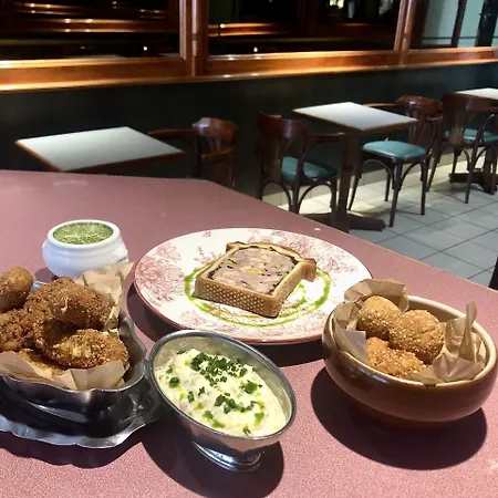 Logis & Restaurant Le Cheval Blanc Et Clovis 3* Vouillé