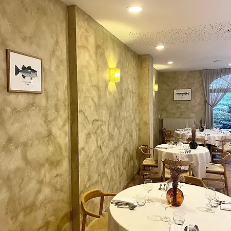 Logis & Restaurant Le Cheval Blanc Et Clovis