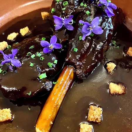 Hotel Logis & Restaurant Le Cheval Blanc Et Clovis 3*