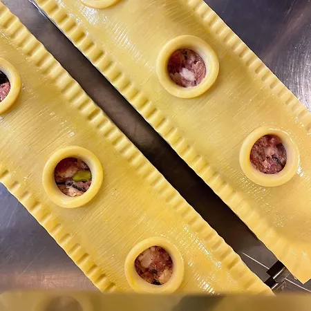 Logis & Restaurant Le Cheval Blanc Et Clovis Vouillé