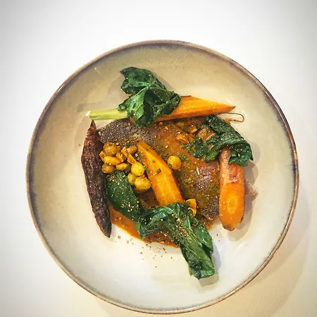 Logis & Restaurant Le Cheval Blanc Et Clovis 3*