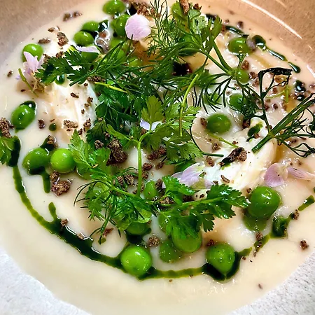 Logis & Restaurant Le Cheval Blanc Et Clovis فندق