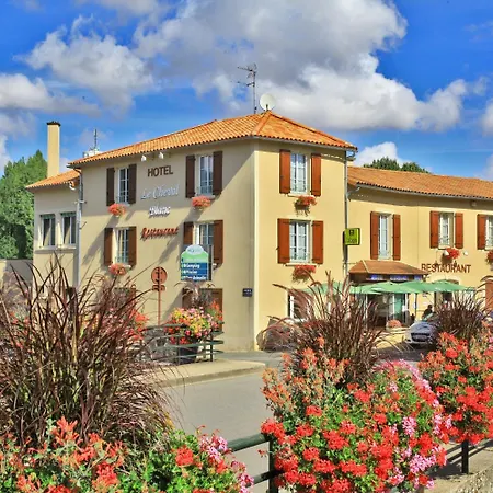 Logis & Restaurant Le Cheval Blanc Et Clovis Vouillé
