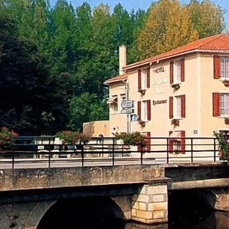 Logis & Restaurant Le Cheval Blanc Et Clovis Vouille (Vienne)