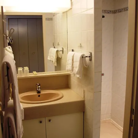 Logis & Restaurant Le Cheval Blanc Et Clovis 3* Vouillé