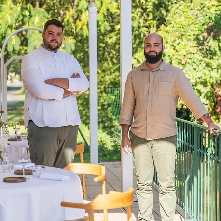 Logis & Restaurant Le Cheval Blanc Et Clovis