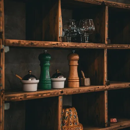 מלון Logis & Restaurant Le Cheval Blanc Et Clovis