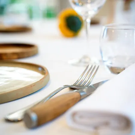 מלון Logis & Restaurant Le Cheval Blanc Et Clovis