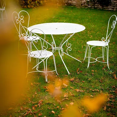 Logis & Restaurant Le Cheval Blanc Et Clovis מלון 3*