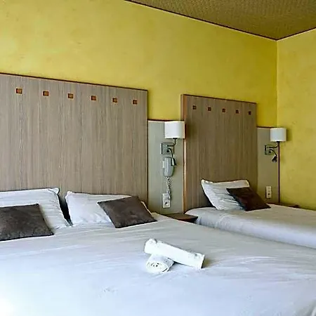 Hotel Logis & Restaurant Le Cheval Blanc Et Clovis 3*