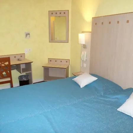 Logis & Restaurant Le Cheval Blanc Et Clovis 3*