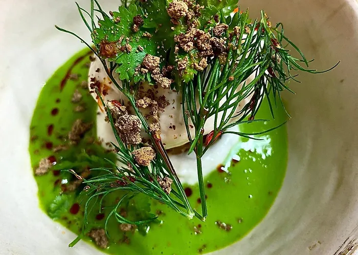 Logis & Restaurant Le Cheval Blanc Et Clovis 3*