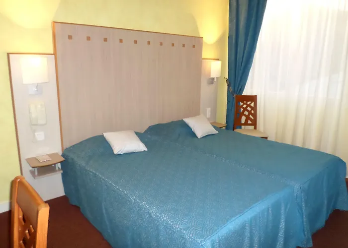 Logis & Restaurant Le Cheval Blanc Et Clovis