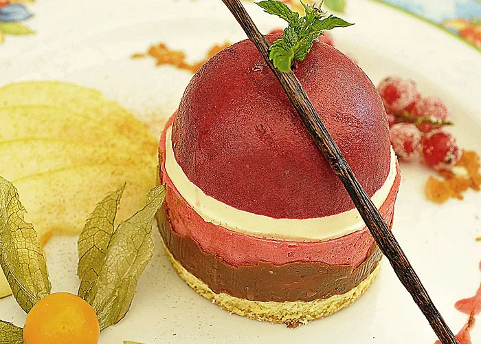 酒店 Logis & Restaurant Le Cheval Blanc Et Clovis