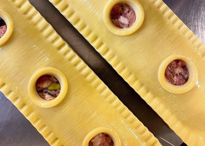 Logis & Restaurant Le Cheval Blanc Et Clovis 武耶