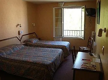 Logis & Restaurant Le Cheval Blanc Et Clovis 3* 武耶